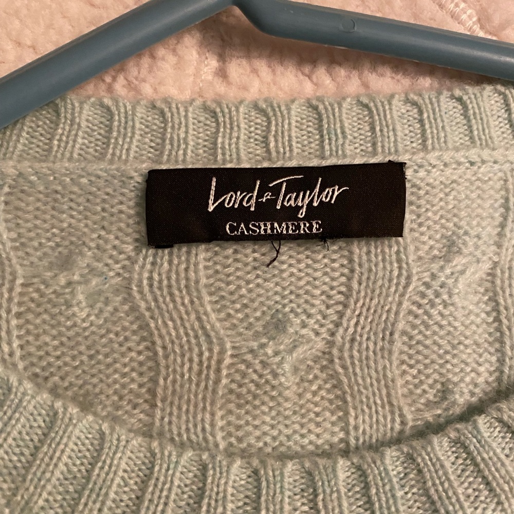 Lord and Taylor cashmere size small womens